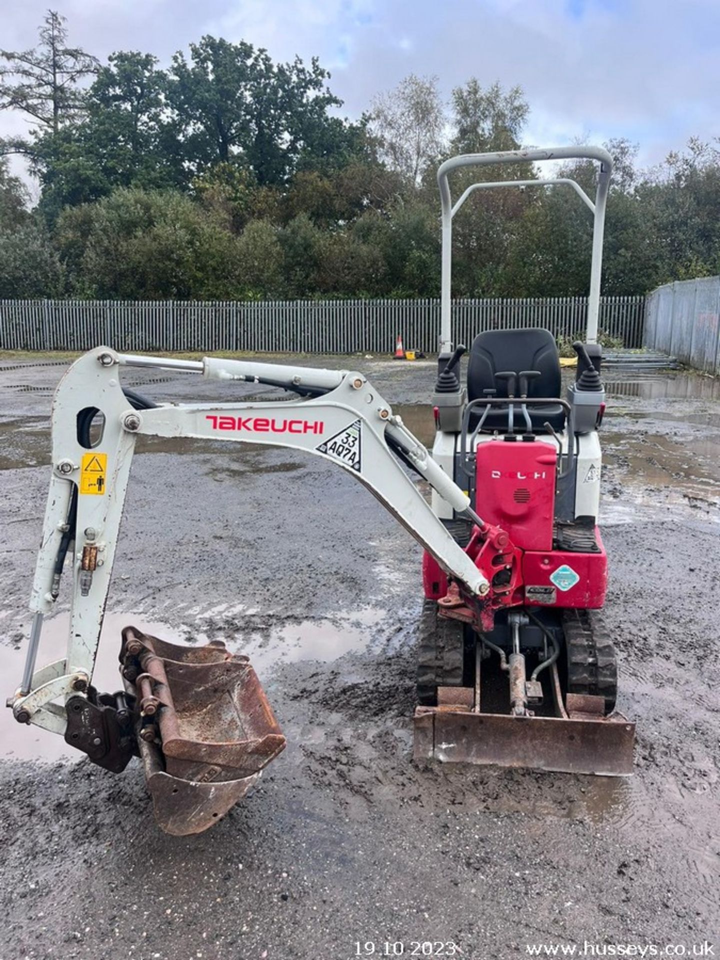 TAKEUCHI TB210R DIGGER 2017 3 BUCKETS & QH EXPANDING TRACKS 2 SPEED RTD - Image 4 of 13