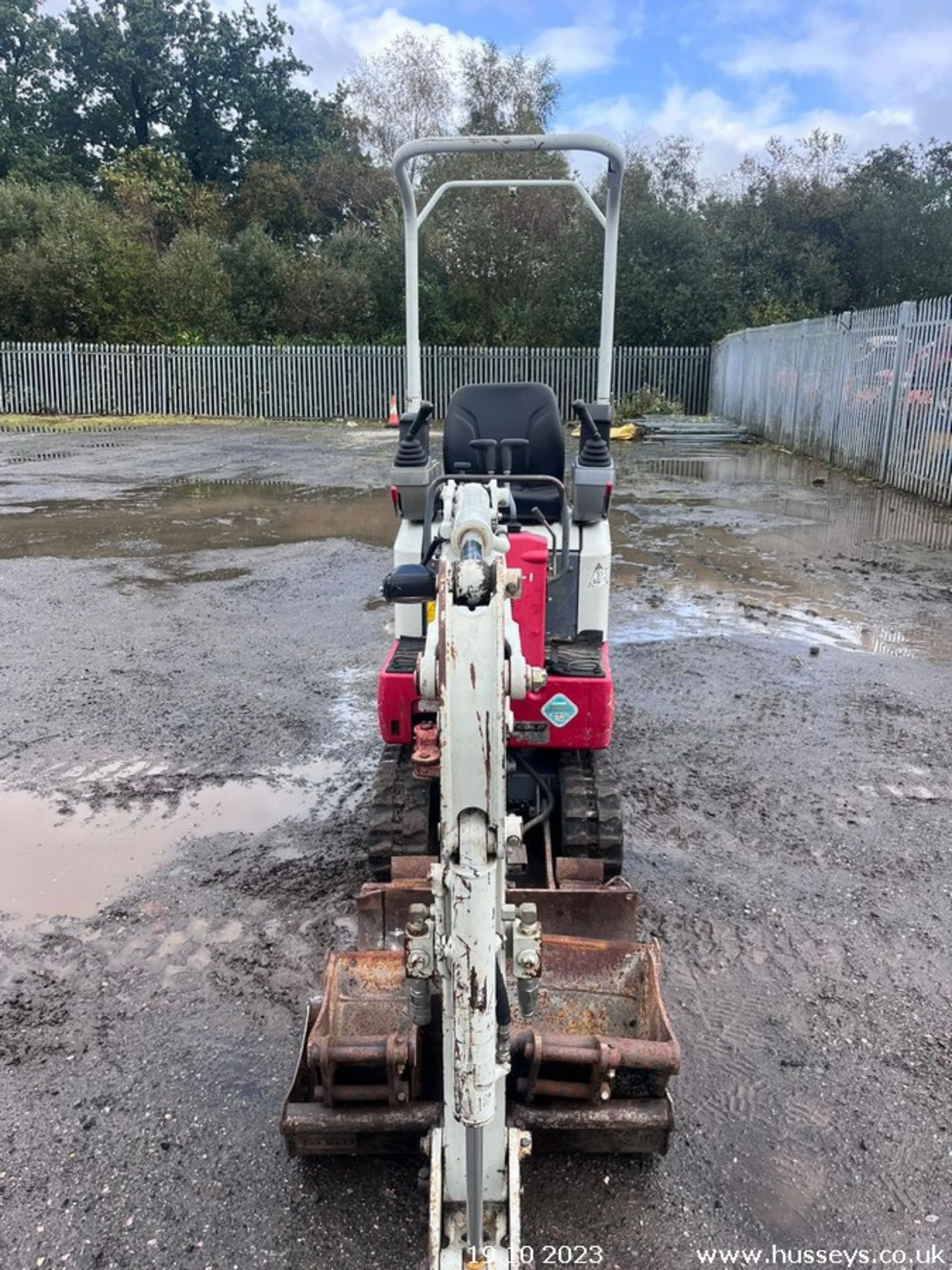 TAKEUCHI TB210R DIGGER 2017 3 BUCKETS & QH EXPANDING TRACKS 2 SPEED RTD - Image 2 of 13