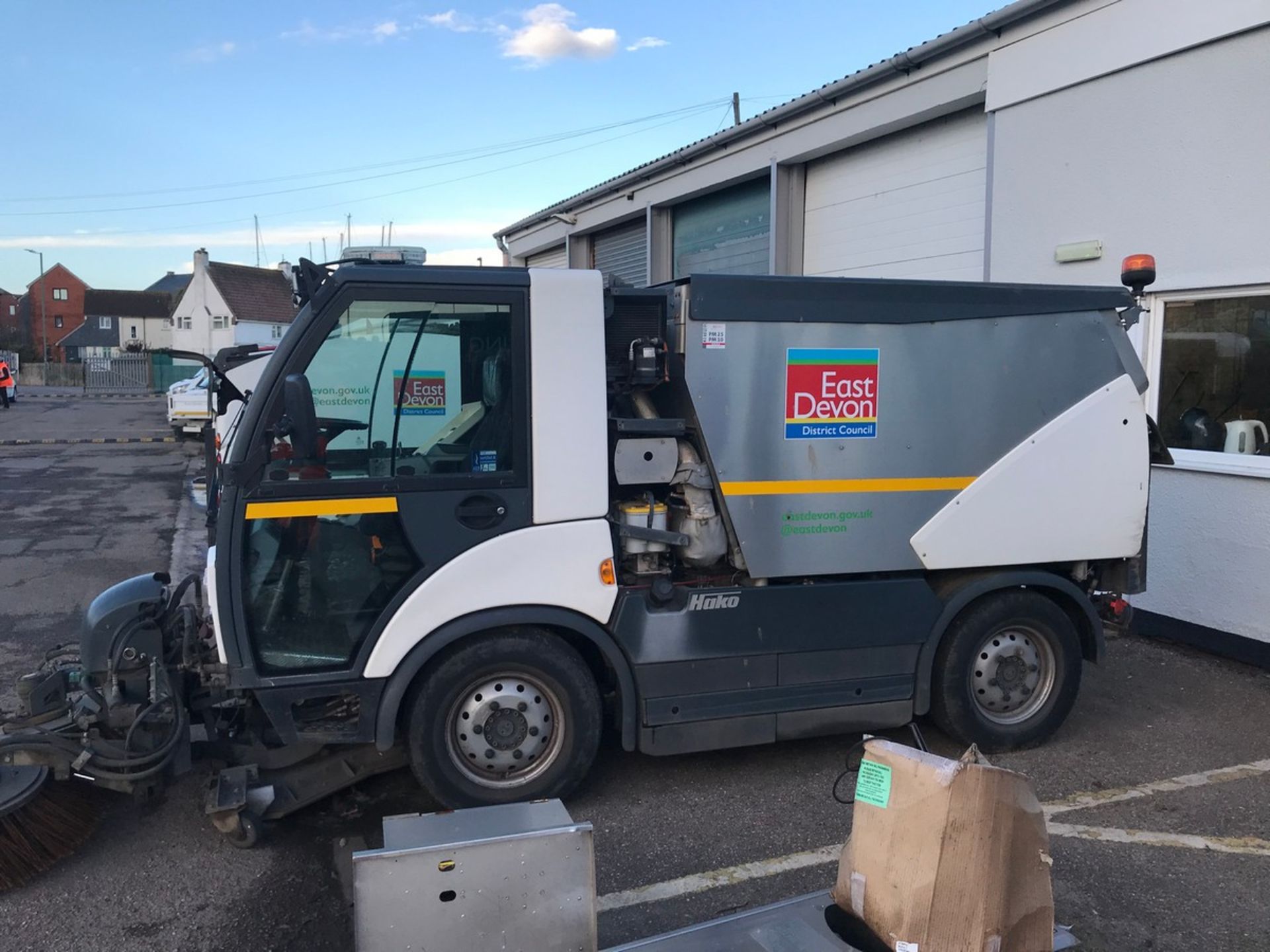 HAKO CITYMASTER 2200 SWEEPER WA68 EBC (LOCATED EXMOUTH, ISSUES WITH HOPPER) 3793HRS - Image 2 of 4