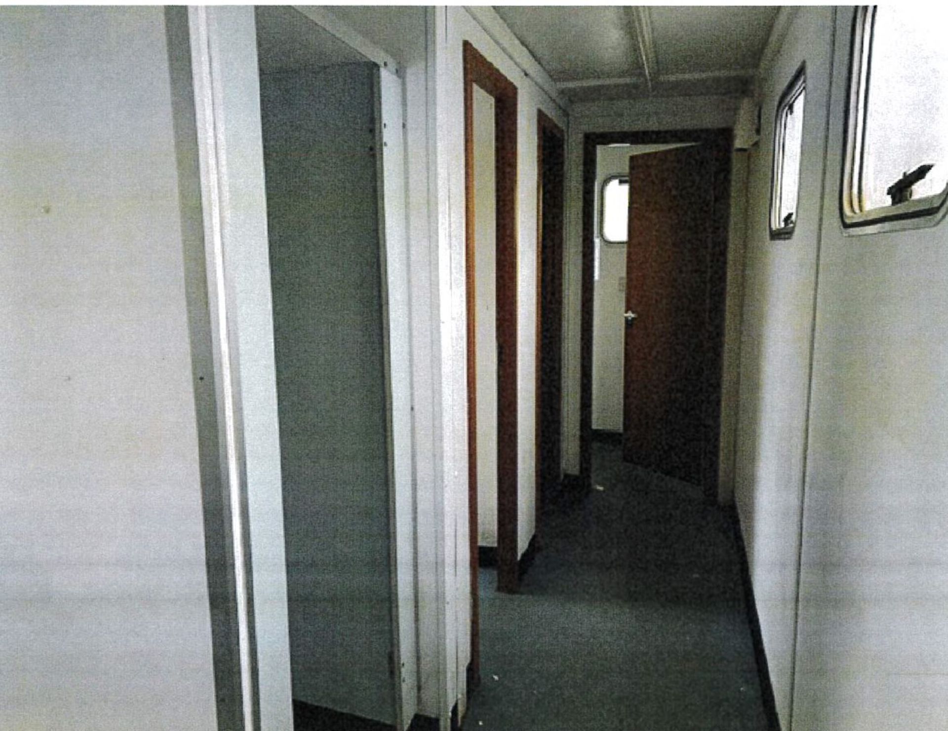 28' X 9' LADIES TOILET. 4 CUBICLES, 4 HANDBASINS. CUPBOARD FOR CLEANING GEAR. SOLD OFFSITE - Image 3 of 4