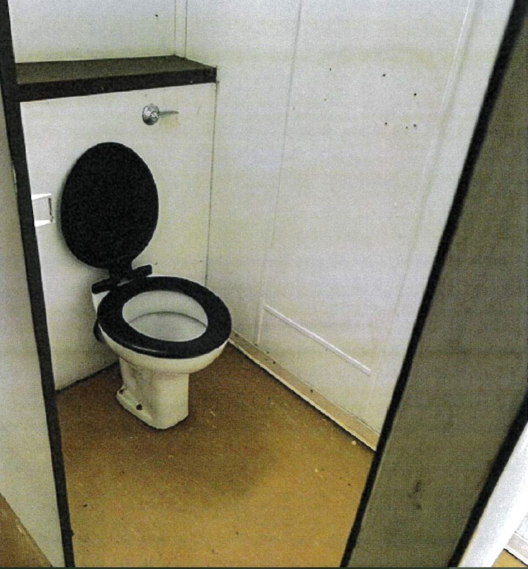 20' x 9' GENTS & DISABLED TOILET. 3 H/BASINS, 3 URINALS SOLD OFFSITE - Image 3 of 6