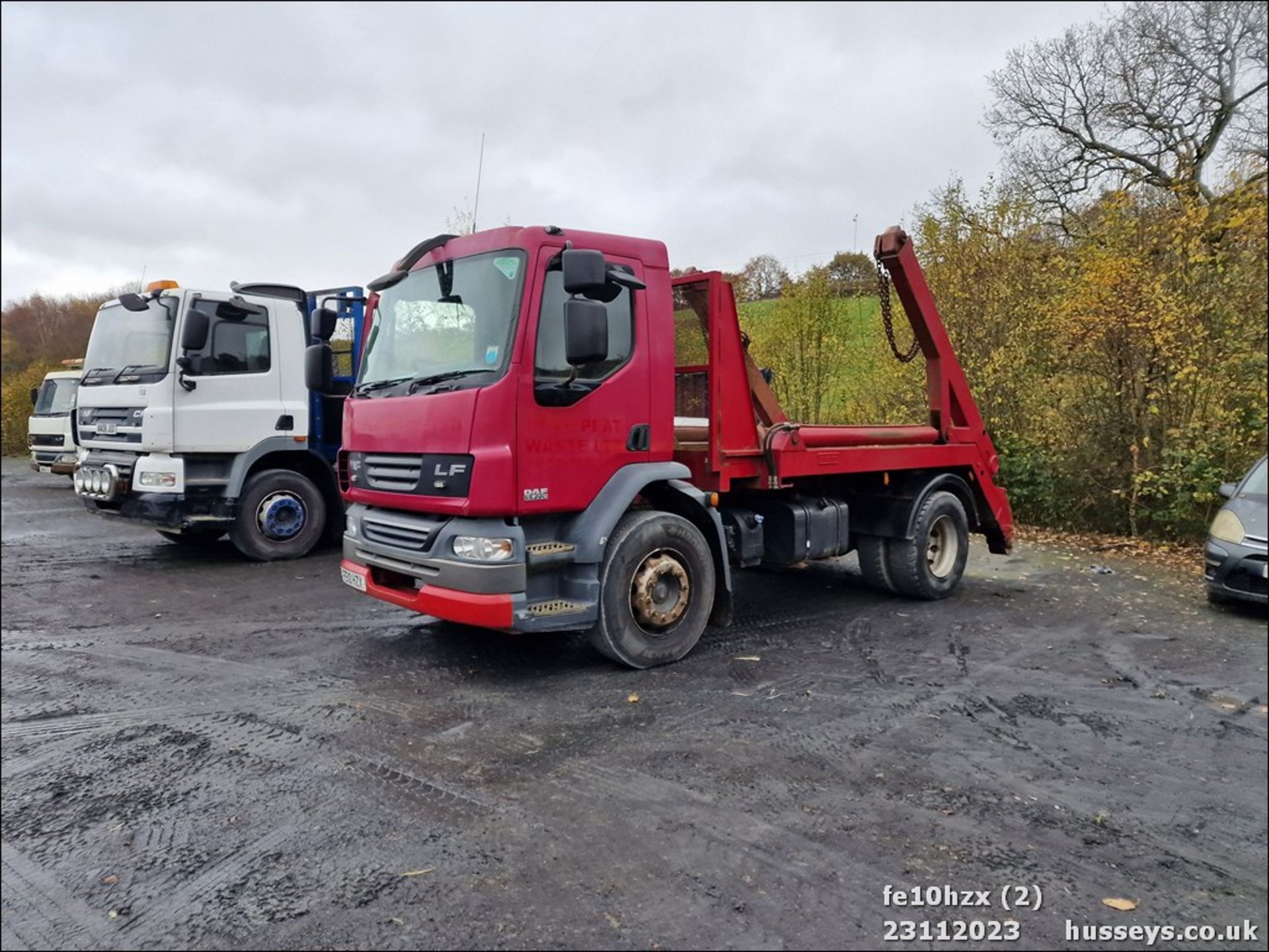 10/10 DAF TRUCKS LF SKIP LORRY - 6692cc 2dr (Red)