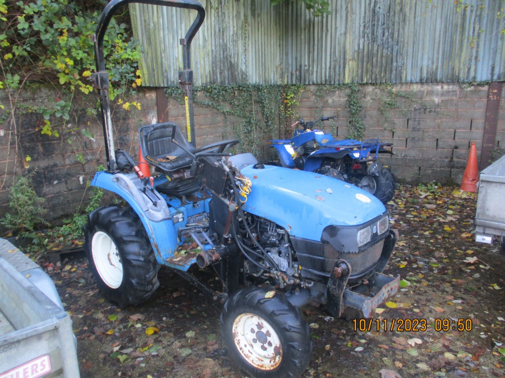 NEW HOLLAND TC21D COMPACT TRACTOR - Image 3 of 21