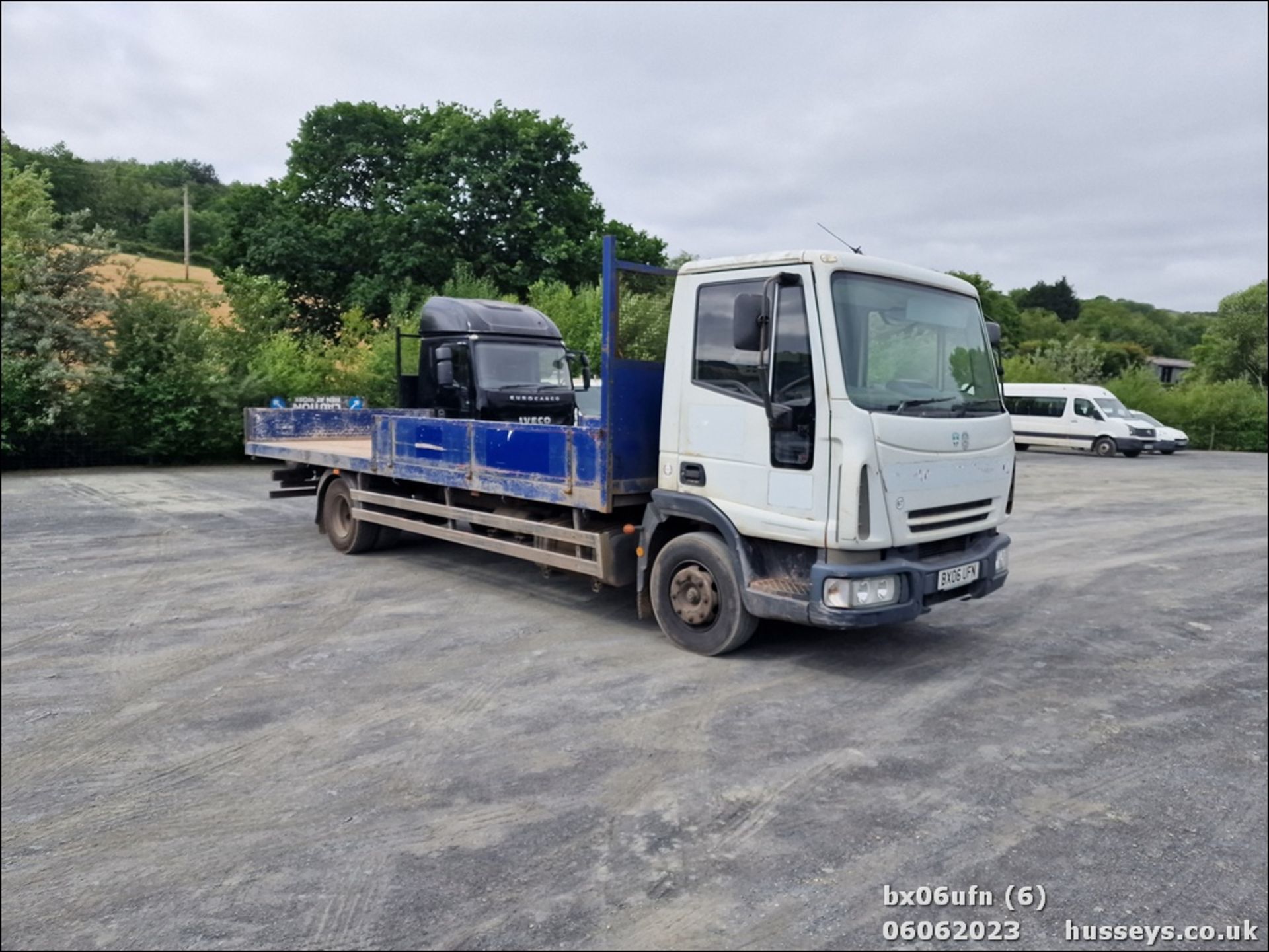 06/06 IVECO EUROCARGO - 5880cc 2dr Dropside (Orange, 595k) - Image 3 of 24