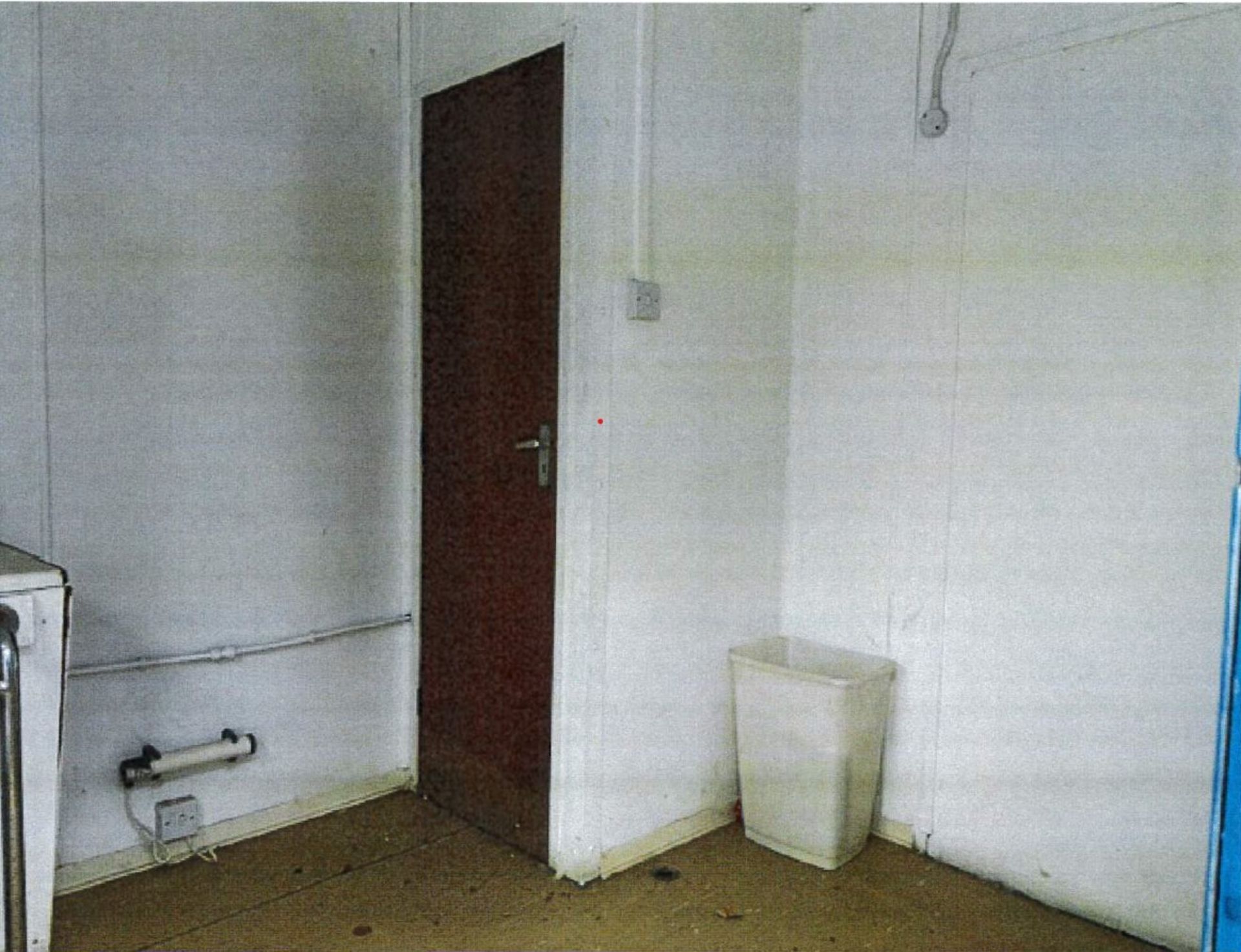 20' x 9' GENTS & DISABLED TOILET. 3 H/BASINS, 3 URINALS SOLD OFFSITE - Image 5 of 6