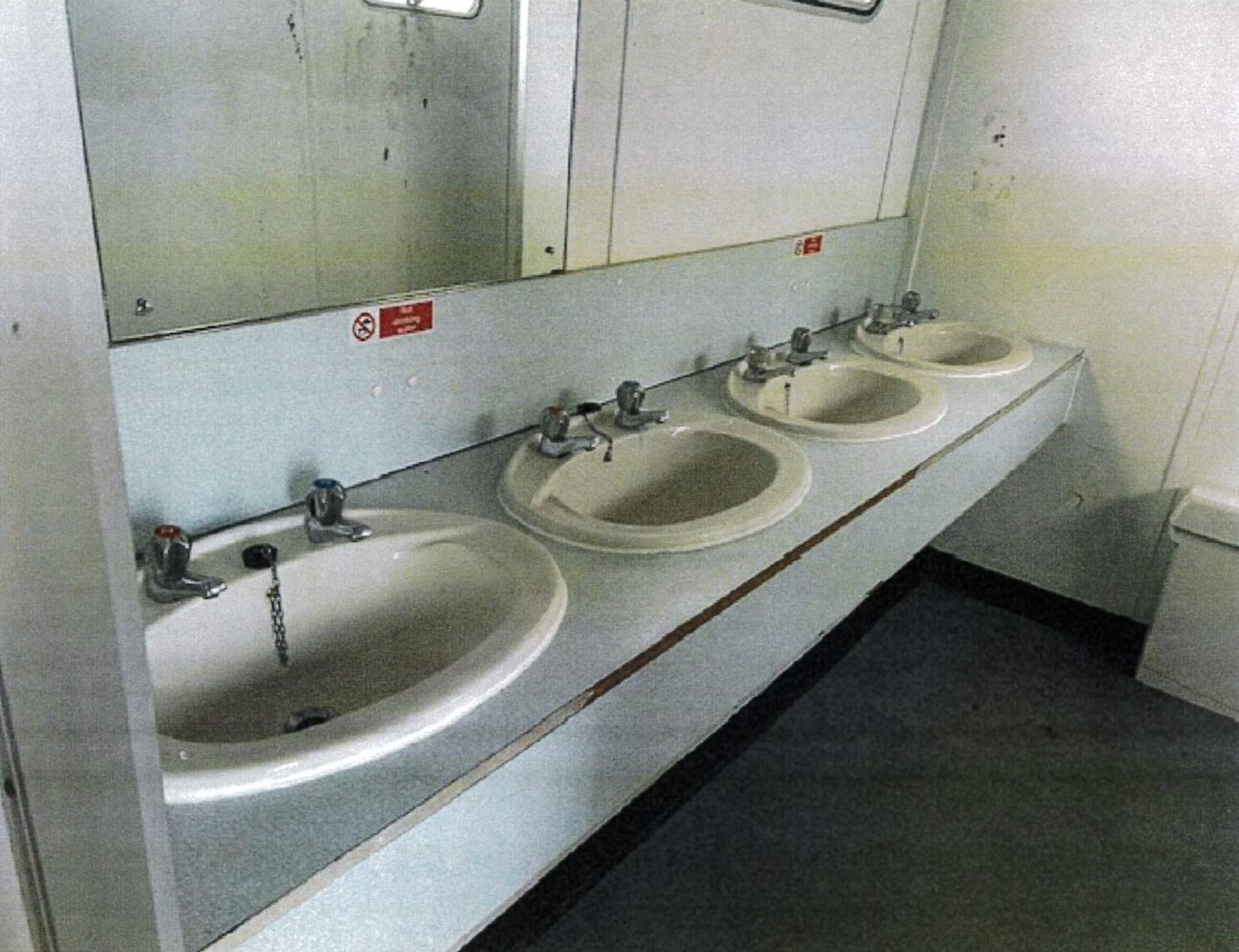 28' X 9' LADIES TOILET. 4 CUBICLES, 4 HANDBASINS. CUPBOARD FOR CLEANING GEAR. SOLD OFFSITE - Image 2 of 4