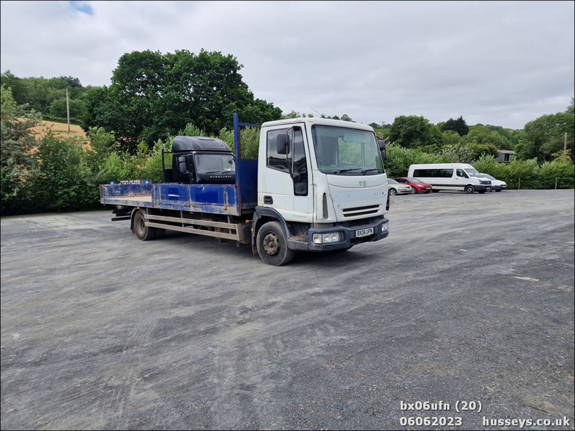 06/06 IVECO EUROCARGO - 5880cc 2dr Dropside (Orange, 595k) - Image 13 of 24