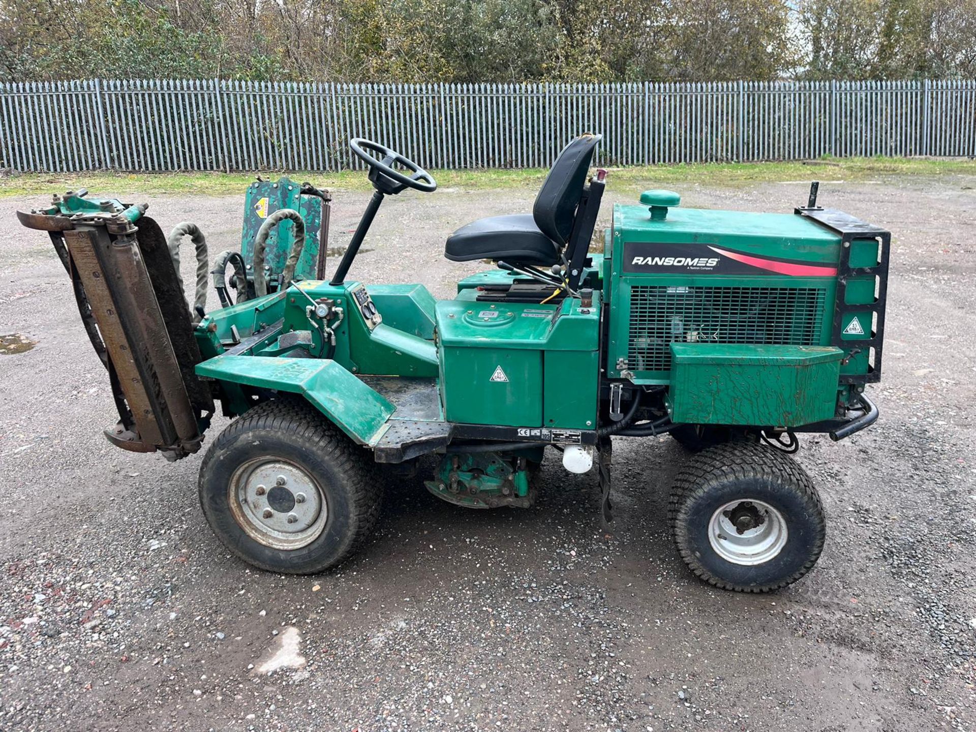 RANSOMES TRIPLE DIESEL MOWER (KUBOTA ENGINE) SHOWING 1985HRS RDC - Image 14 of 16