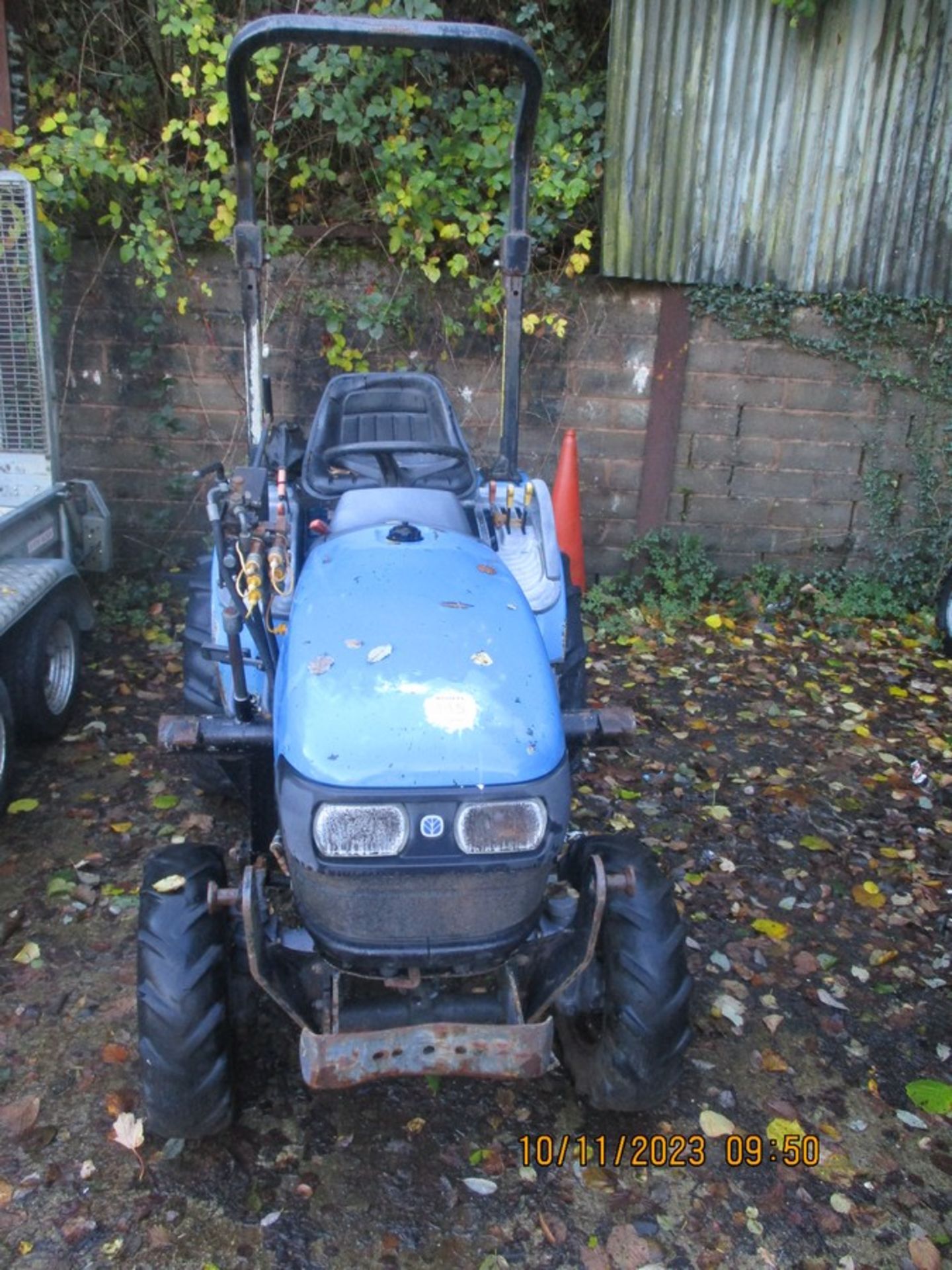 NEW HOLLAND TC21D COMPACT TRACTOR - Image 4 of 21