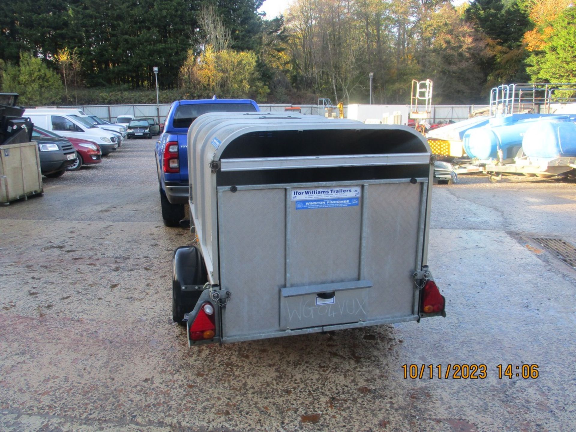 IFOR WILLIAMS P7E LIVESTOCK TRAILER C.W SPARE WHEEL BOUGHT NEW APPROX 2015 & LIGHTLY USED - Image 2 of 8
