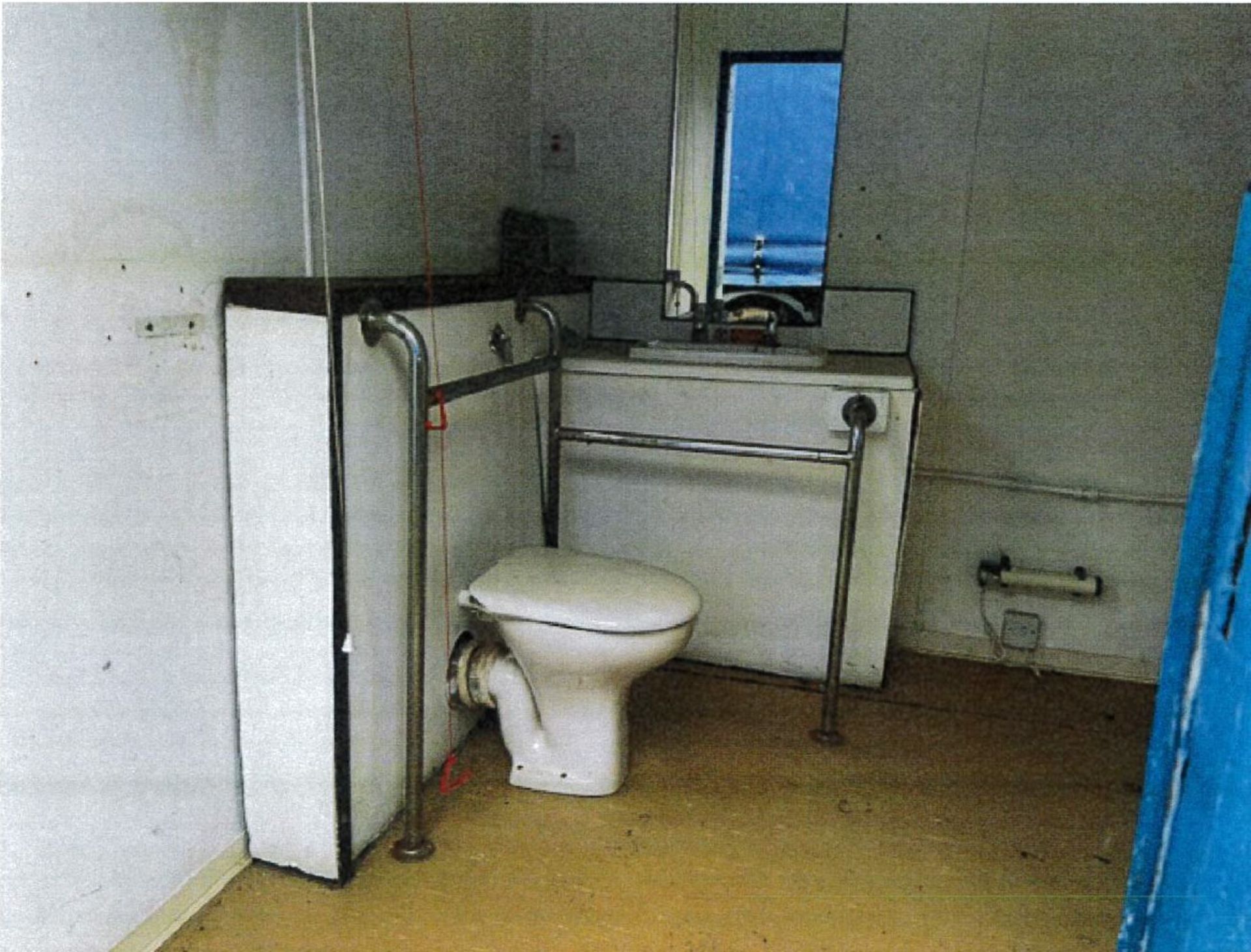 20' x 9' GENTS & DISABLED TOILET. 3 H/BASINS, 3 URINALS SOLD OFFSITE - Image 6 of 6