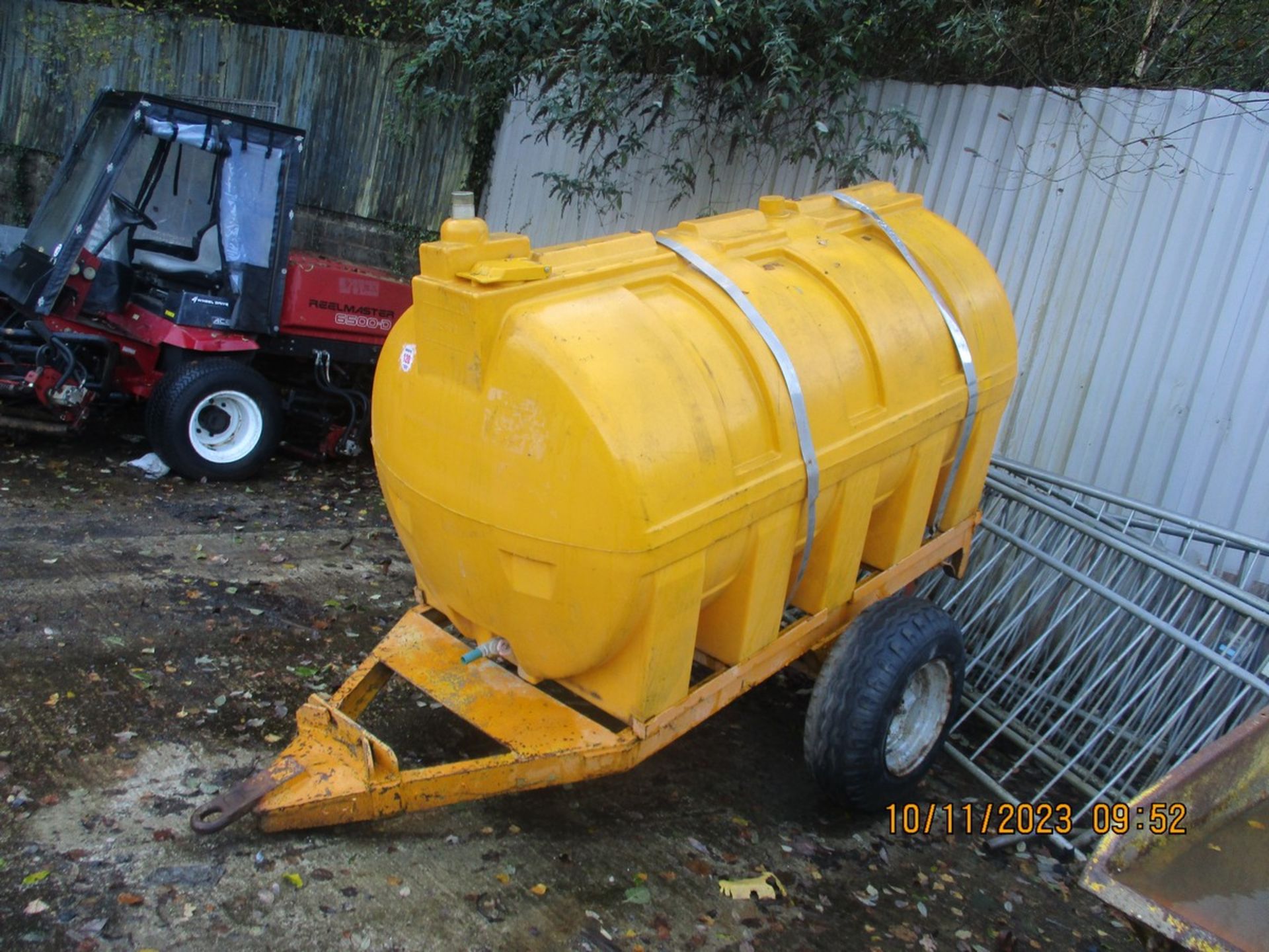 H2500 WATER BOWSER - Image 2 of 3