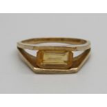 A 9ct gold and citrine ring, 3.2g, P