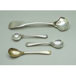 Four silver condiment spoons, 24g
