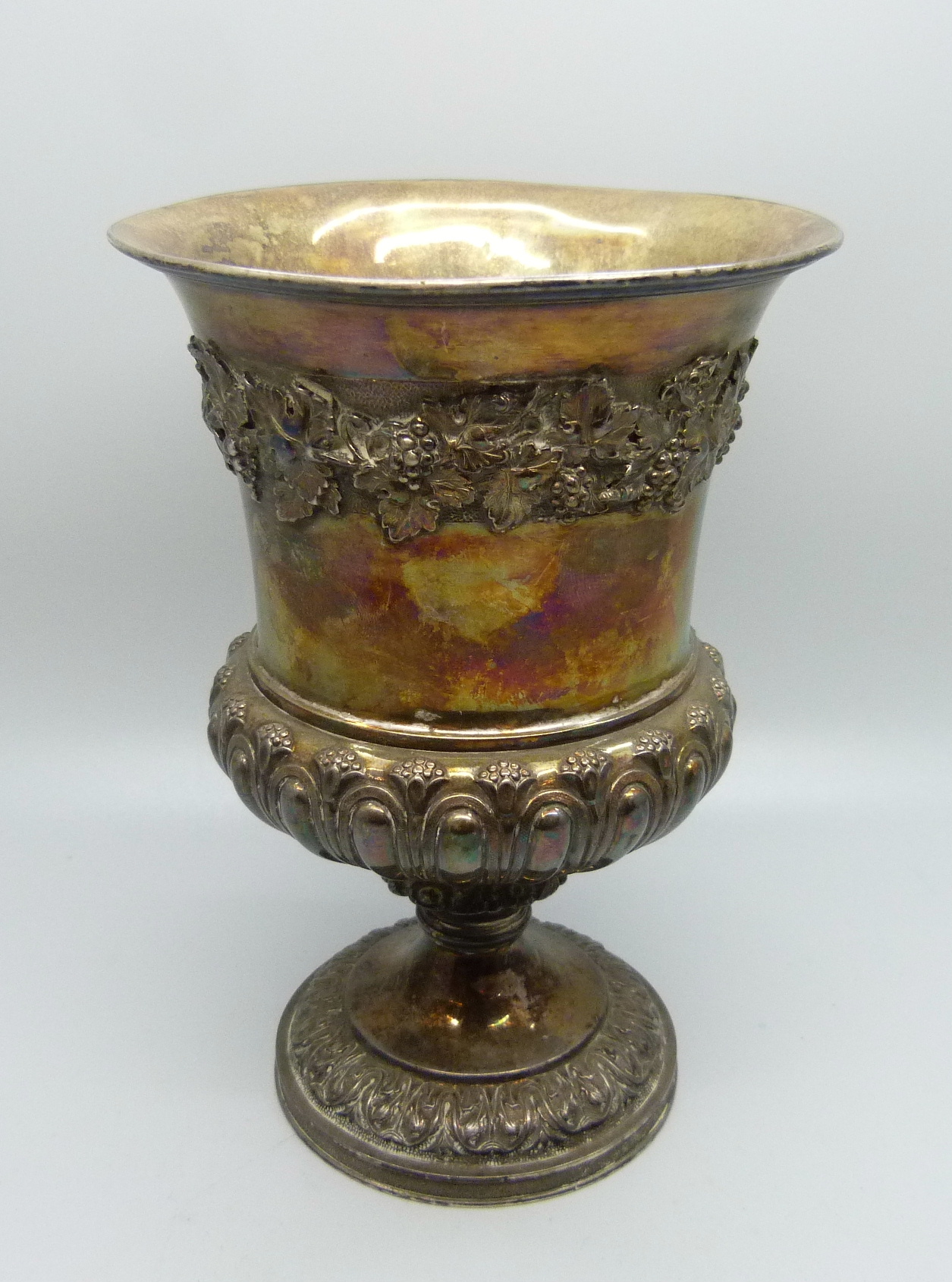 A George IV silver chalice, London 1822, 358g, 157mm