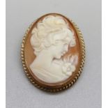 A 9ct gold cameo brooch, 5.7g