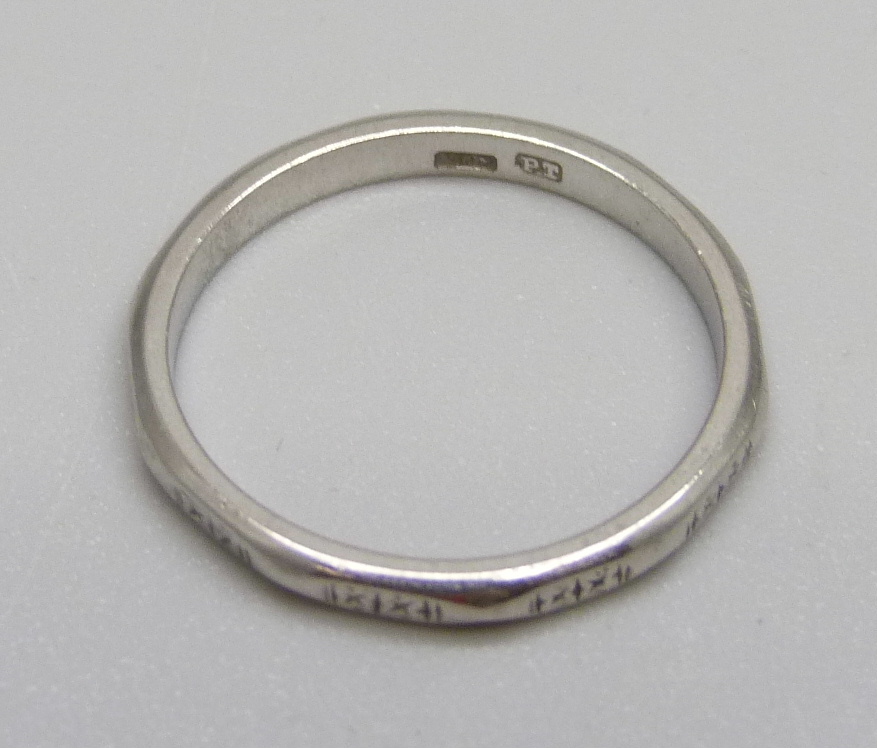 A platinum ring, 3.4g, N - Image 2 of 2