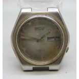 A Seiko automatic 17 Jewels day/date wristwatch