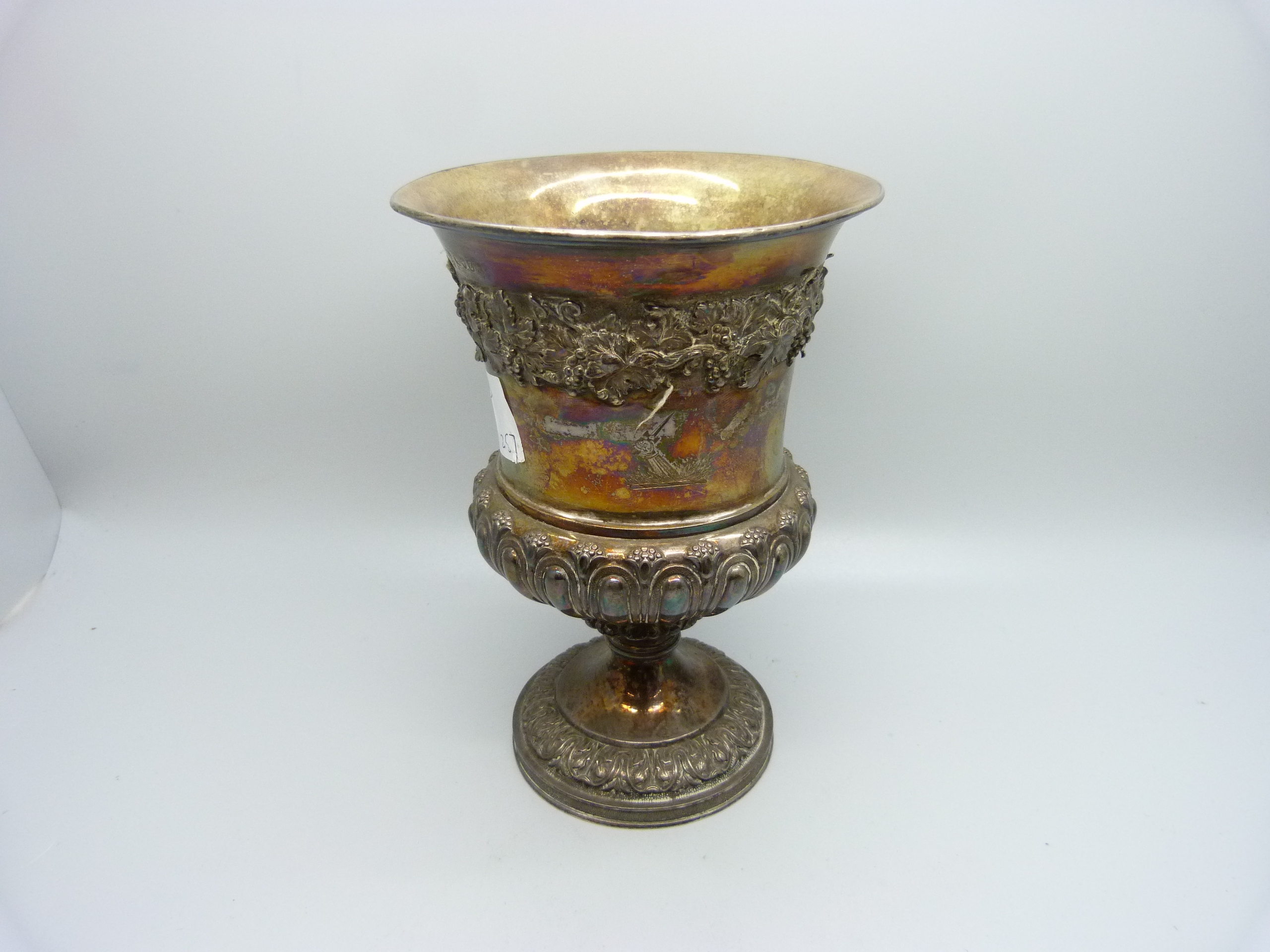 A George IV silver chalice, London 1822, 358g, 157mm - Image 3 of 5