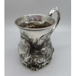 A Victorian silver mug, London 1869, 127g