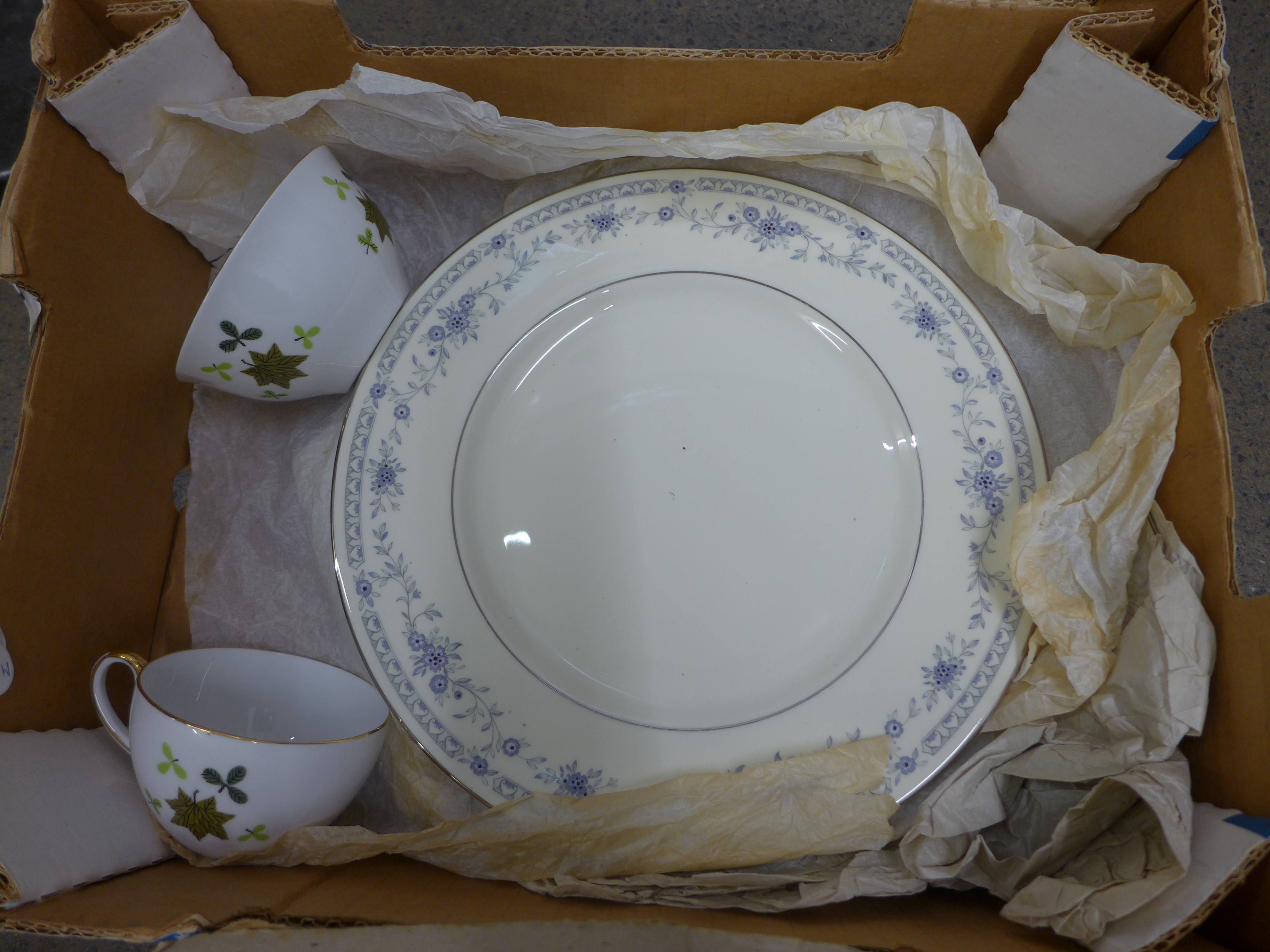 A Windsor Autumn Leaves six setting tea set and a set of Minton Bellemeade plates **PLEASE NOTE THIS - Bild 2 aus 3