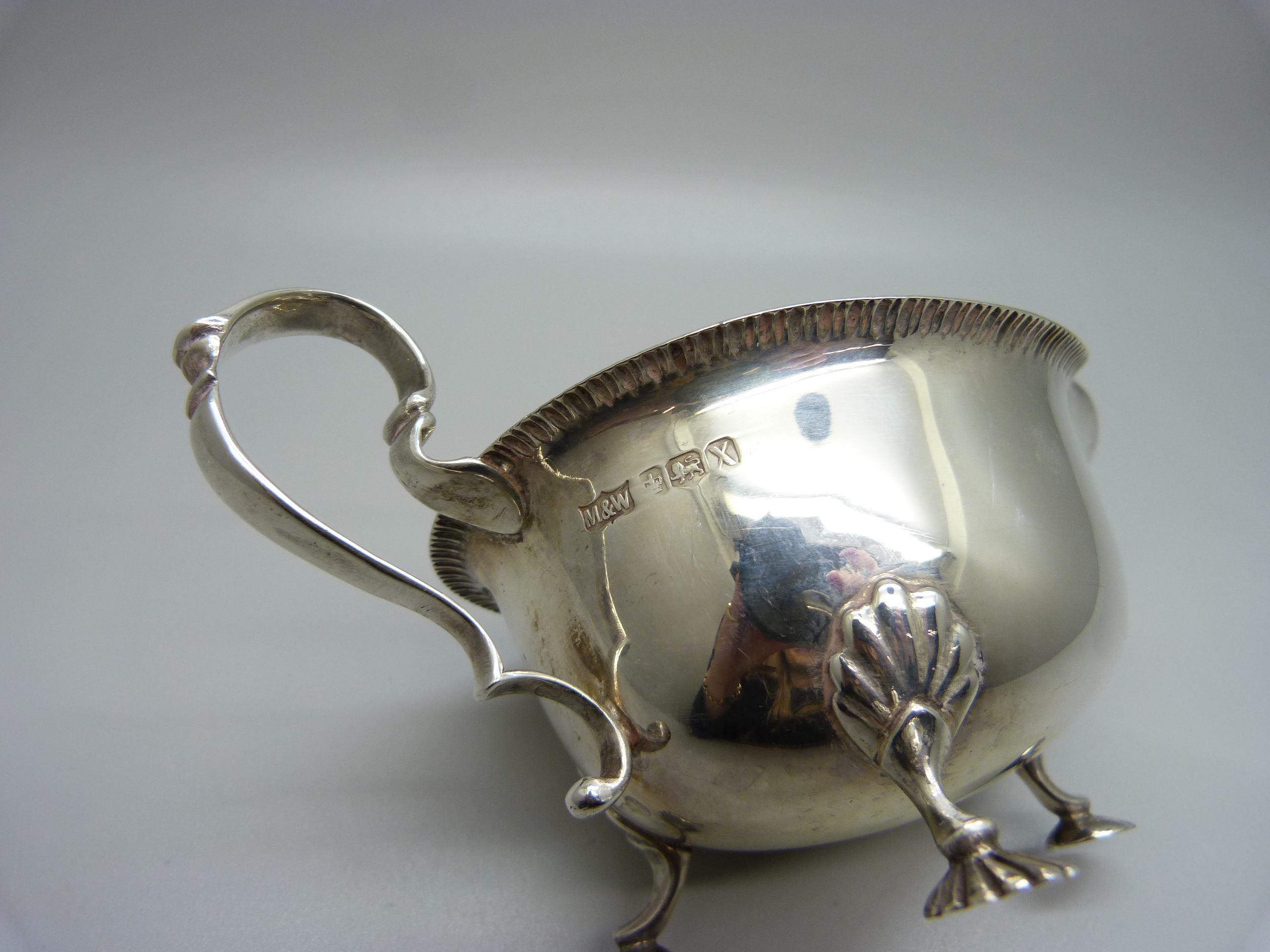 A silver sauce boat, Sheffield 1940, Mappin & Webb, 118g - Image 4 of 4