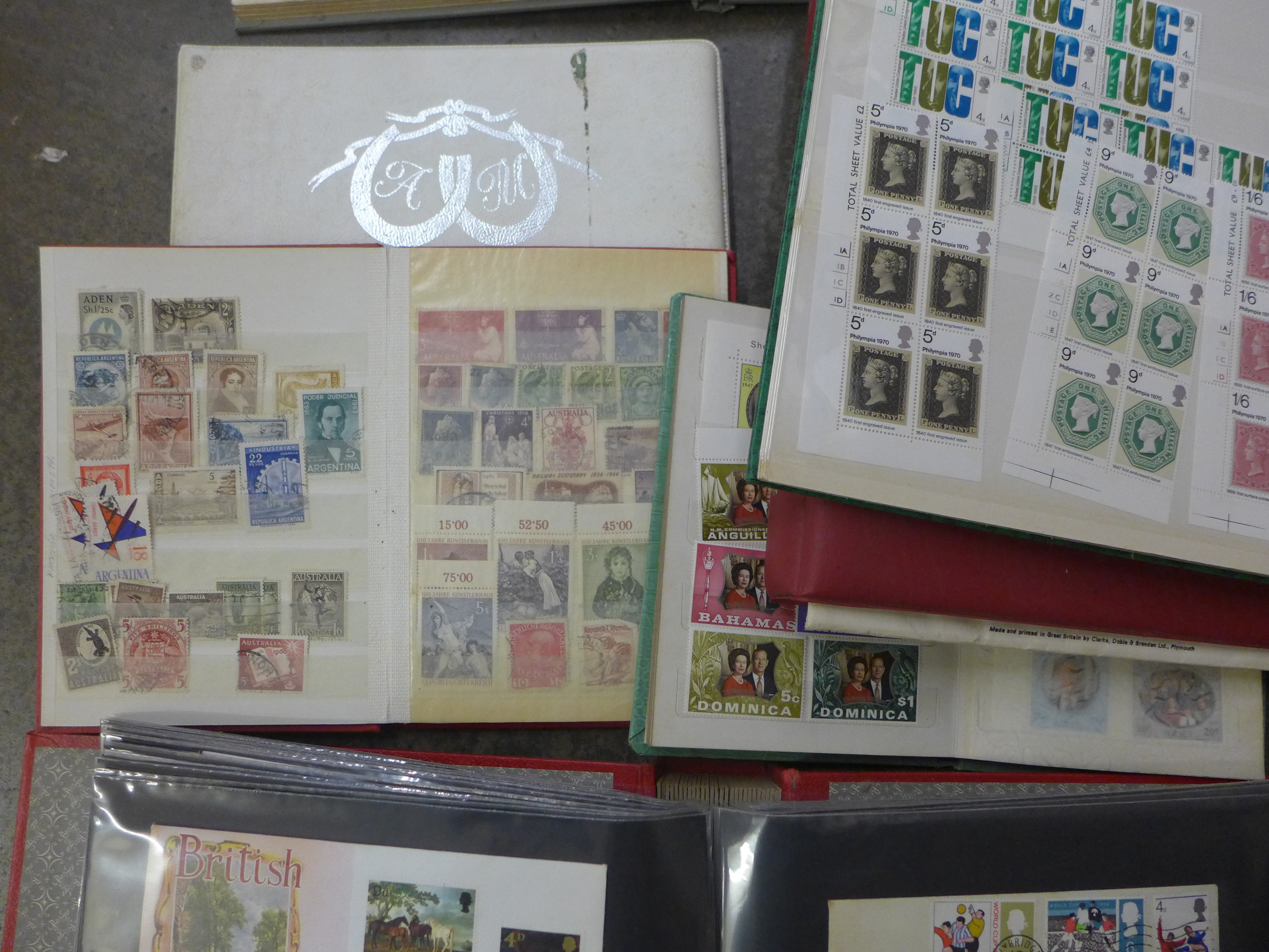 A collection of British and foreign stamps, some loose and in albums - Image 4 of 4