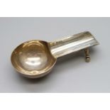 A silver cigar rest, Chester 1903, 51g