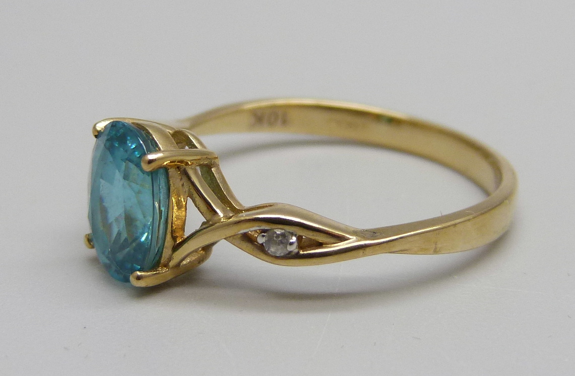 A 9ct gold, Ratanakiri blue and white zircon ring, 2.8g, S, with certificate - Image 2 of 4