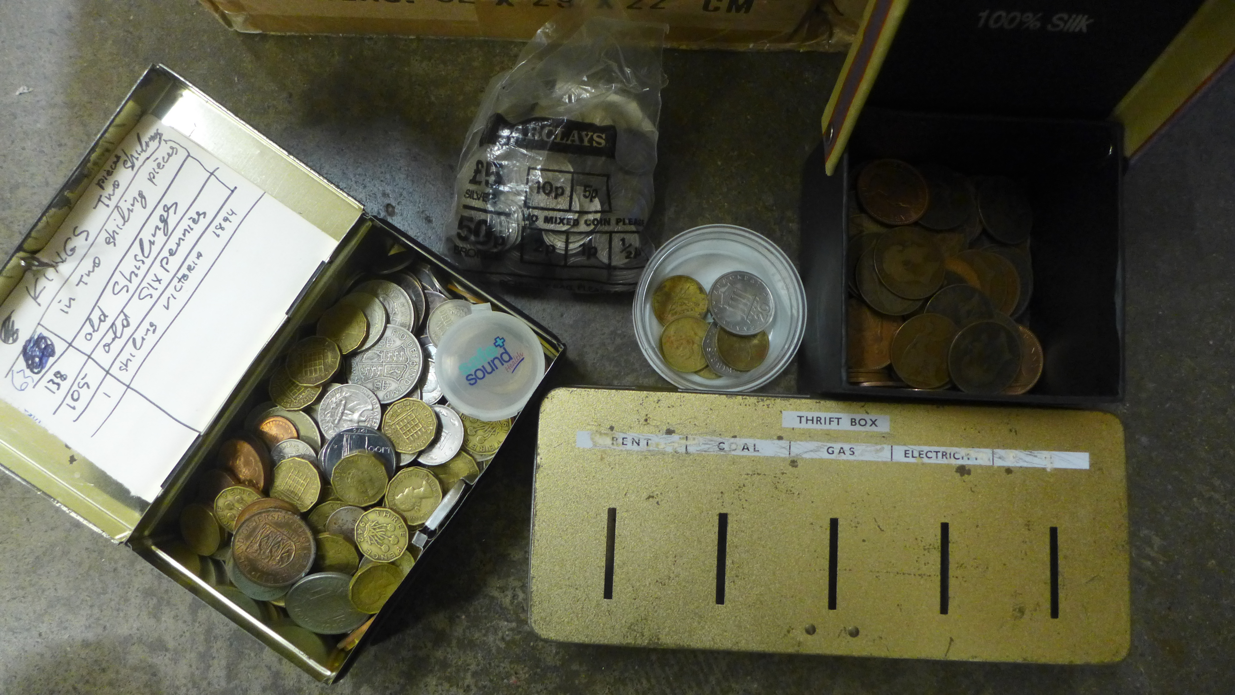 A box of mixed British and foreign coins including Victorian and later bronze coinage, commemorative - Image 2 of 3