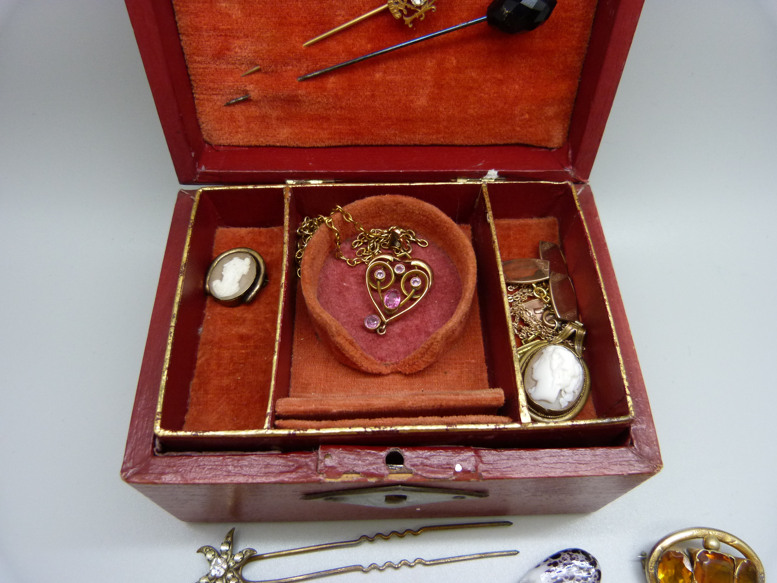 A jewellery box containing Victorian/Edwardian items, mainly jewellery; an Art Nouveau pendant, a - Image 3 of 3