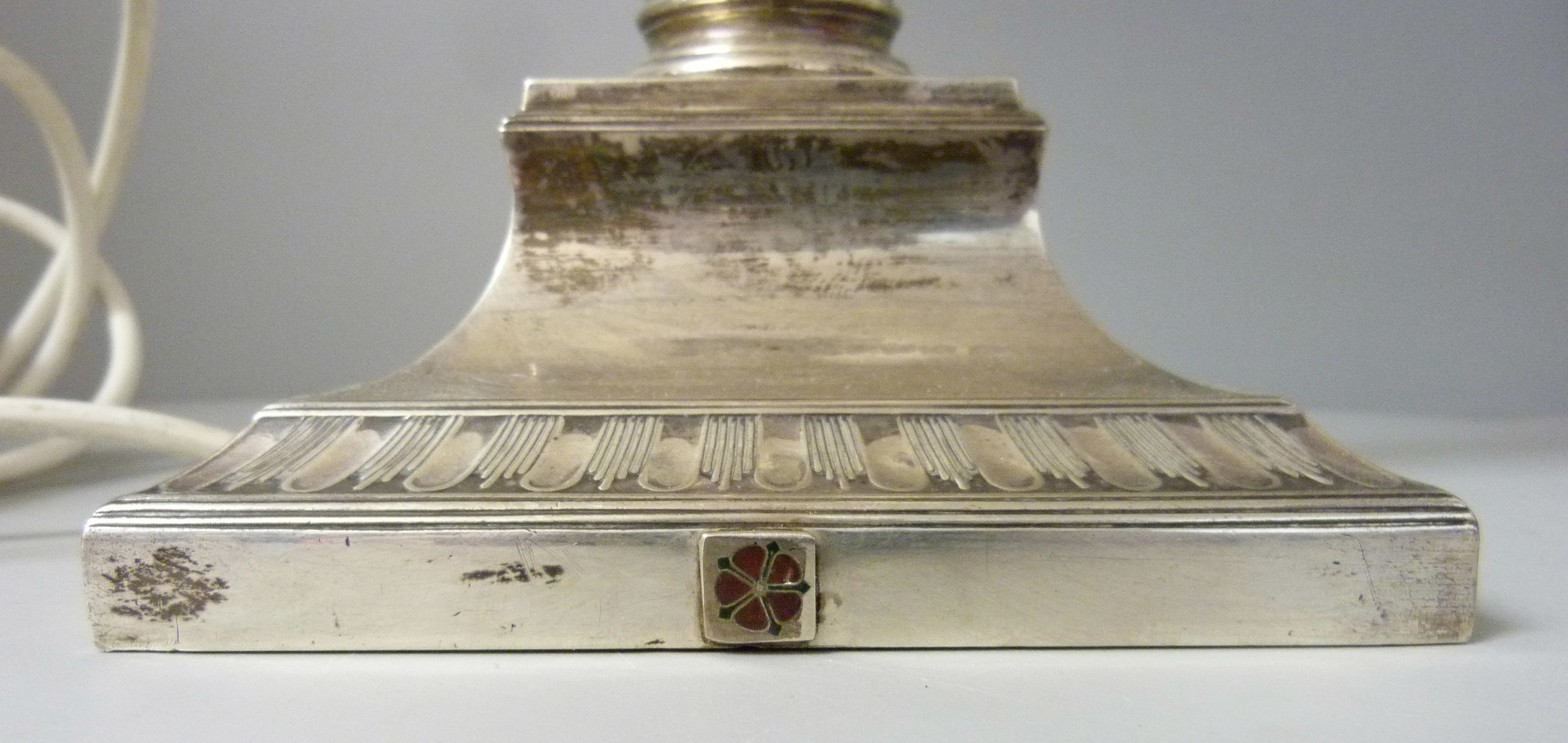 A silver candlestick lamp, Sheffield 1923 - Image 2 of 6