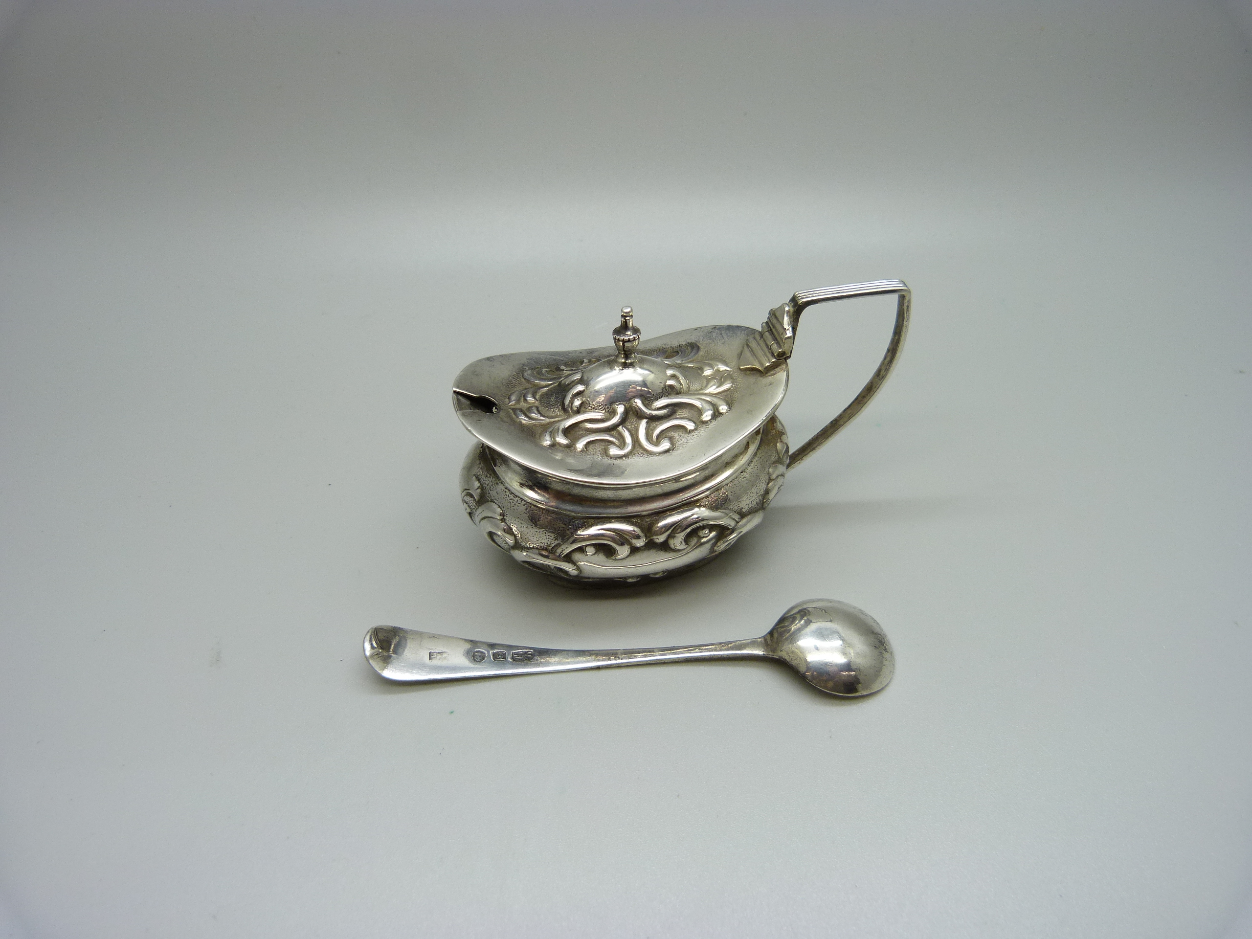 A silver mustard, Birmingham 1905 and a George III silver salt spoon, London 1801, 56g - Image 2 of 3