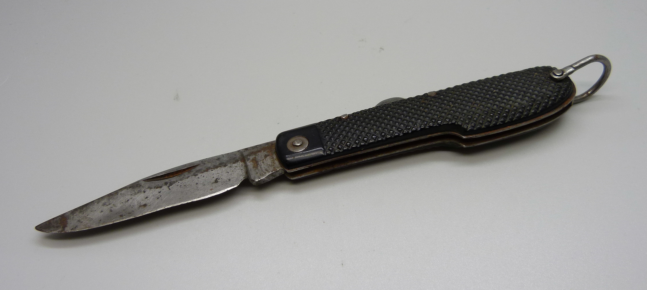 A folding pocket knife