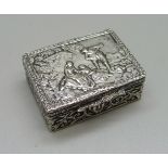 An .800 embossed silver pill box, 20g