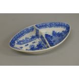 An 18th Century blue and white pickle dish, 17.5cm