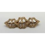 A Victorian 15ct gold and seed pearl brooch, 4.2g