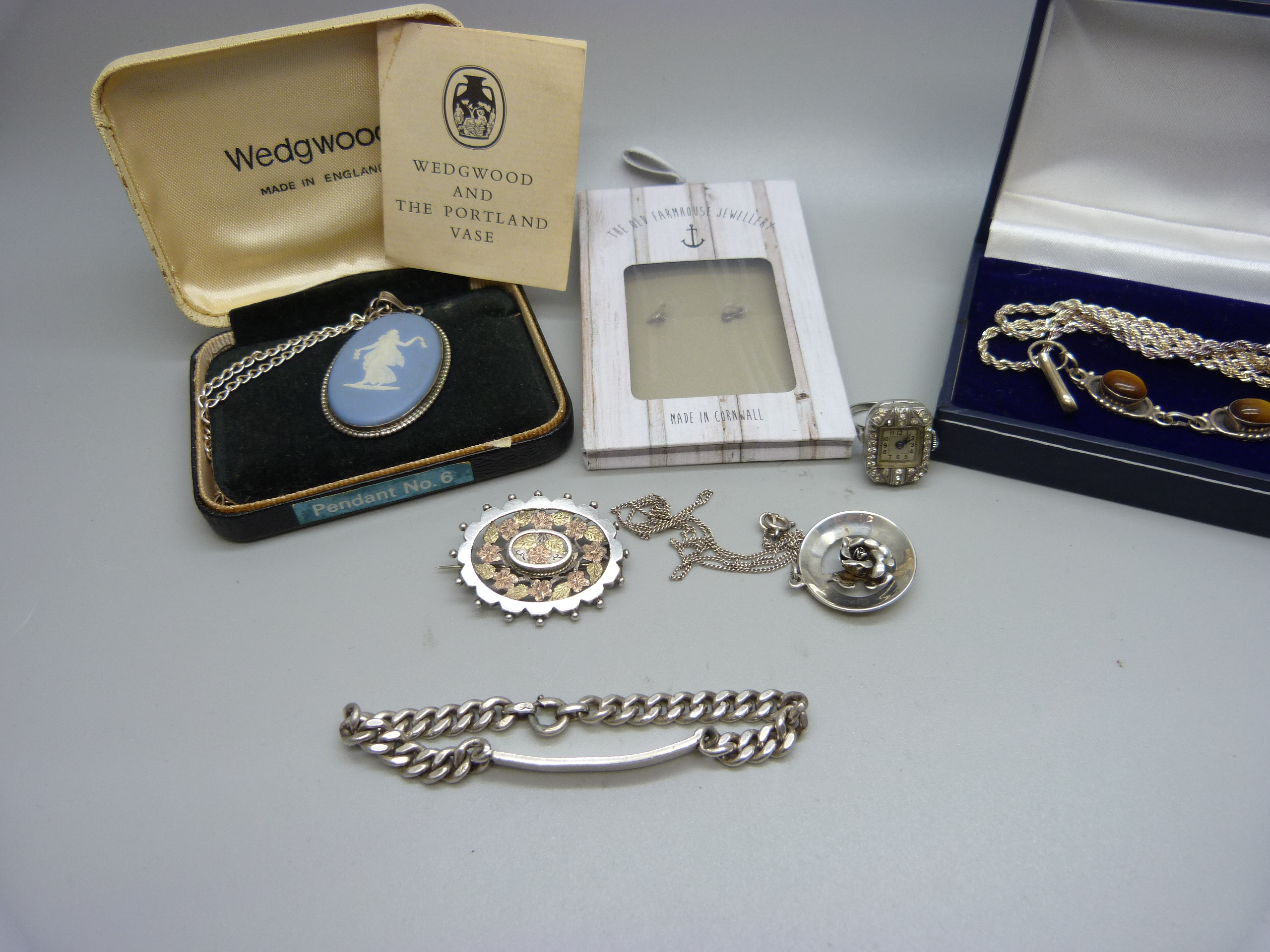 Silver jewellery including an Art Deco watch ring, a tigers eye bracelet, a white metal brooch, etc. - Image 2 of 3