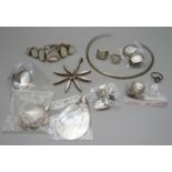 Silver and mother of pearl jewellery, one bracelet link a/f