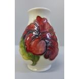 A Moorcroft hibiscus vase, 9.5cm