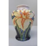 A Moorcroft vase, 9cm