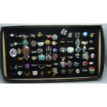 A tray of mixed costume rings