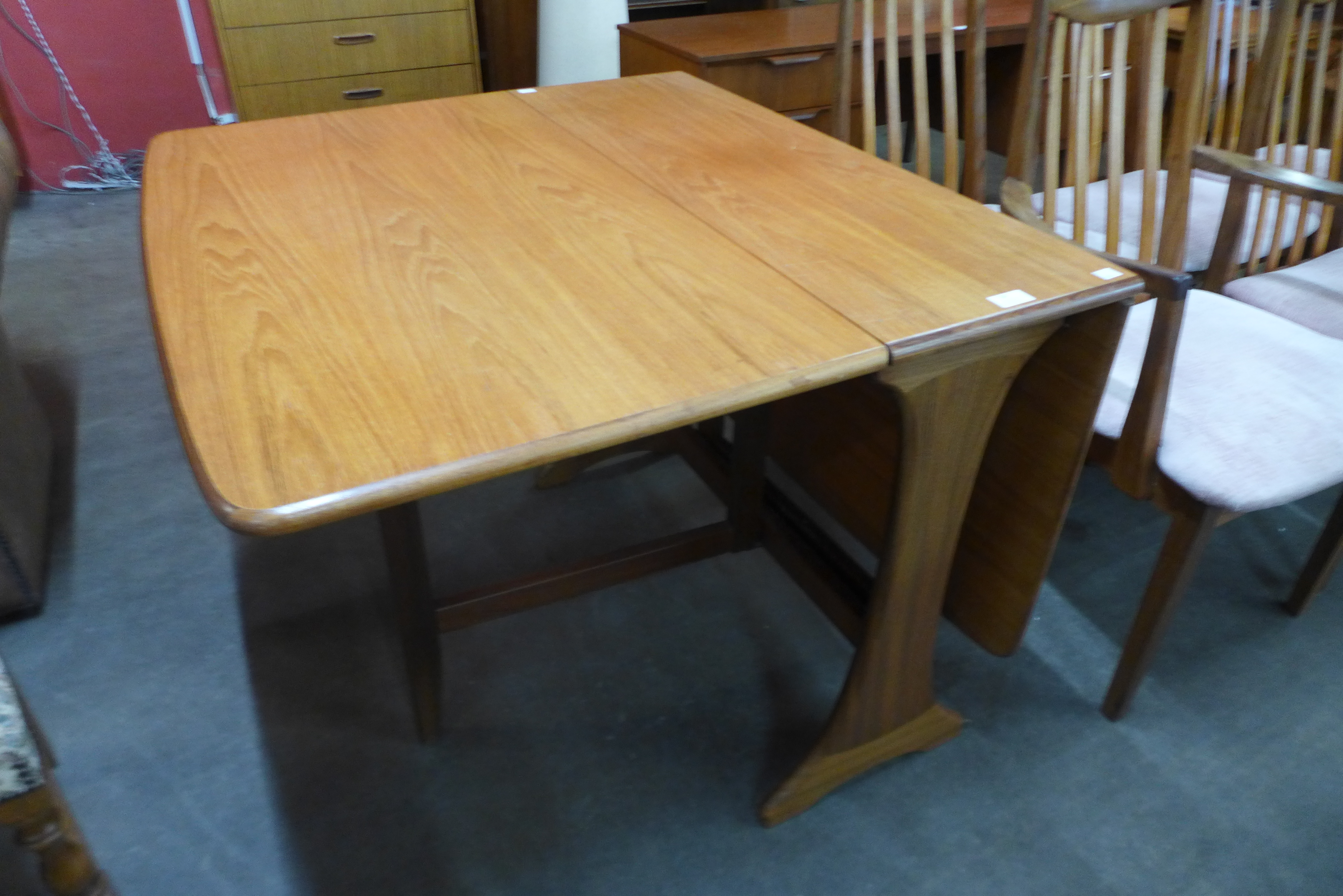 A G-Plan Fresco teak drop-leaf table - Image 2 of 2