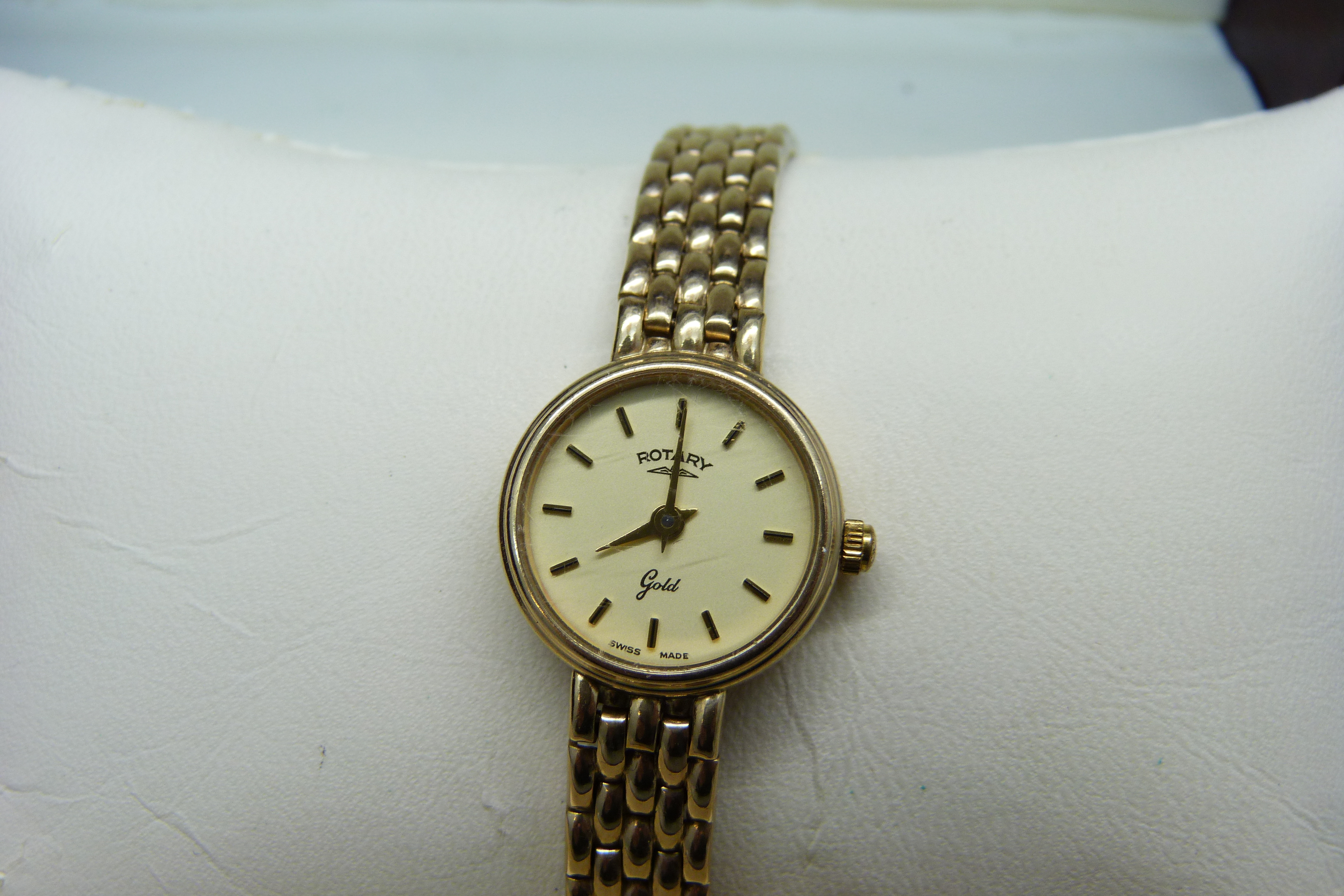 A lady's 9ct gold Rotary wristwatch, boxed, gross weight 17.3g - Image 2 of 9