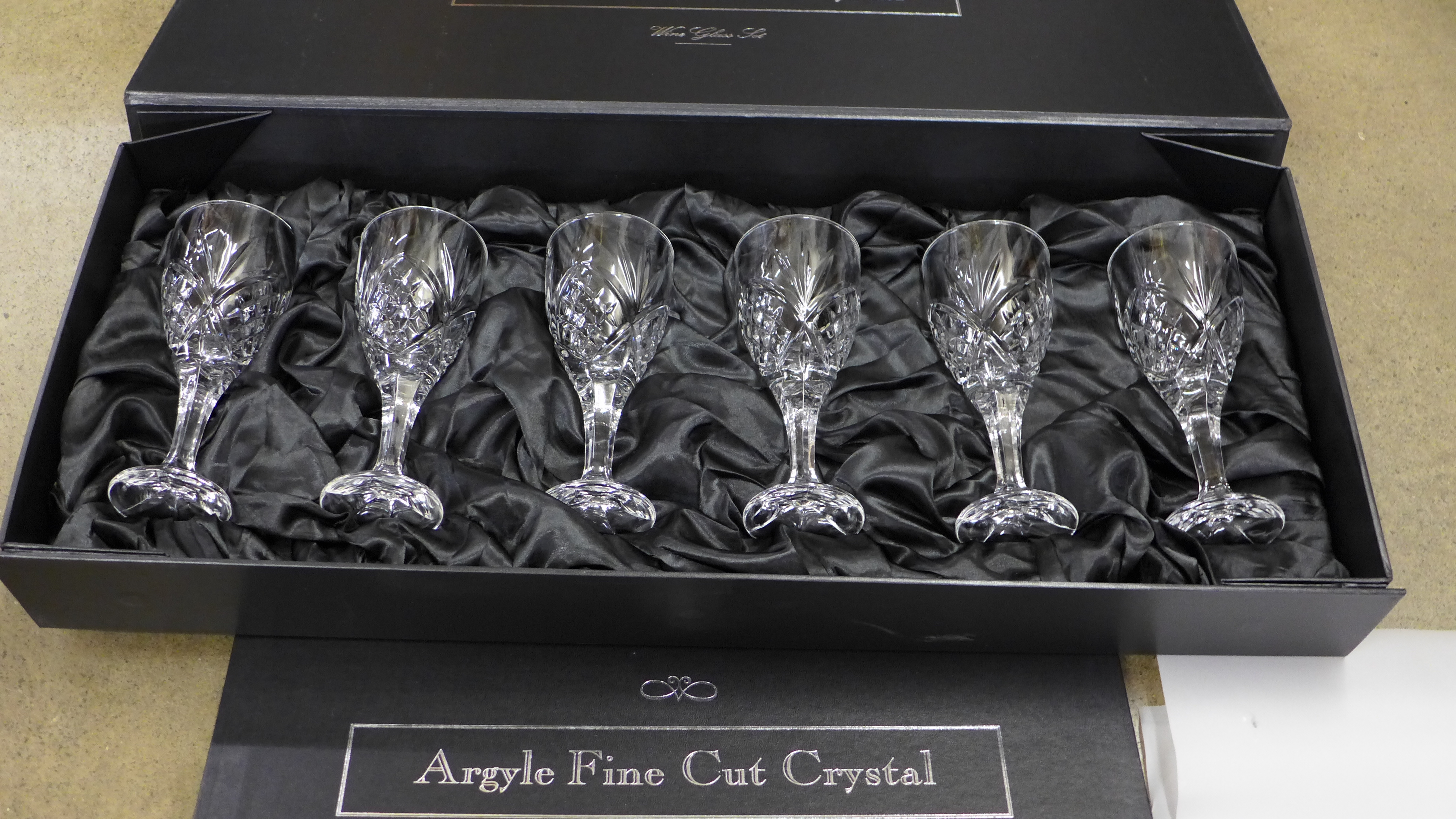 A cased set of six Argyle crystal wine glasses and a wishing set with decanter **PLEASE NOTE THIS - Image 3 of 5