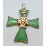 A 14k gold mounted jade cross pendant, 6.74g