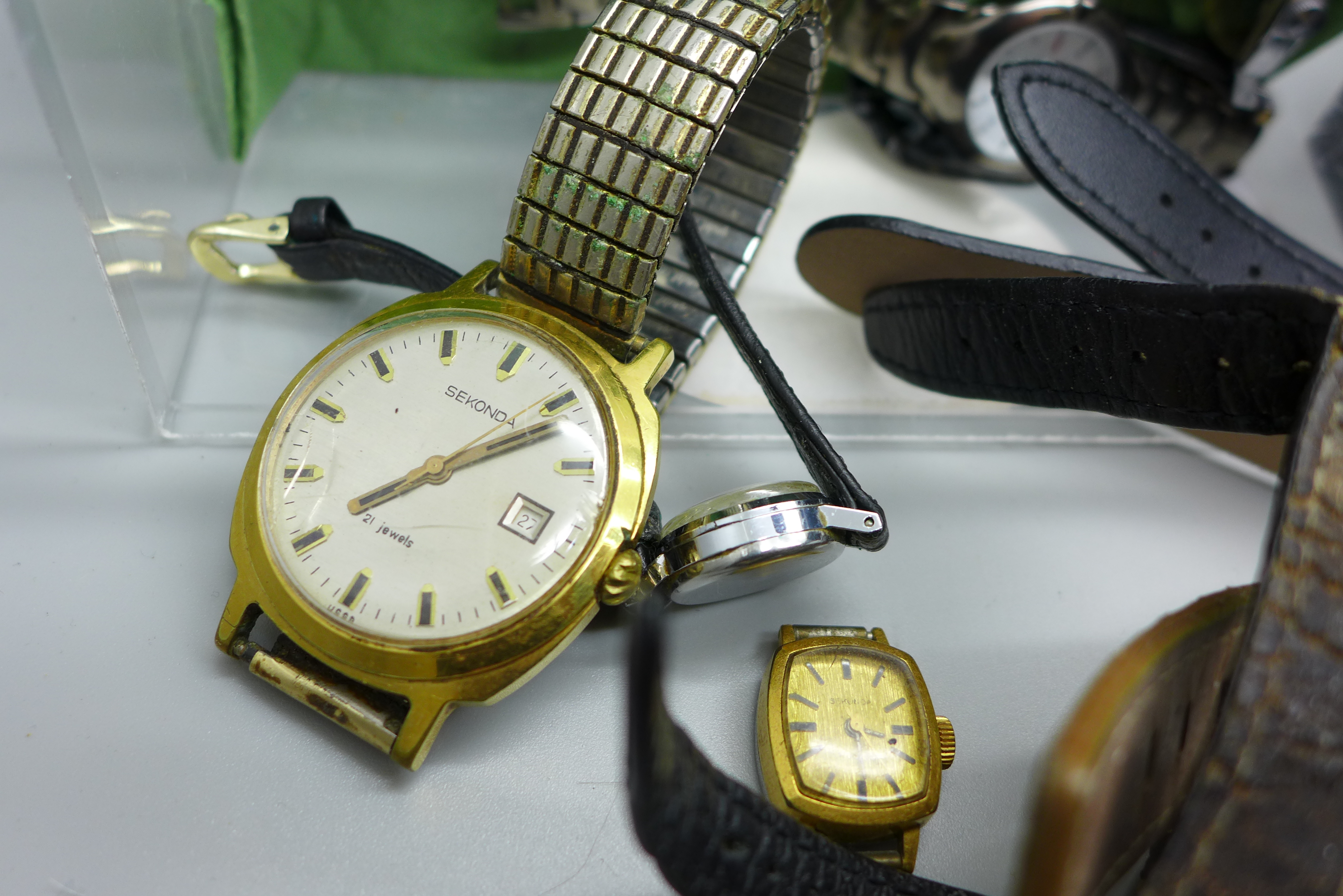 A collection of wristwatches including six Sekonda, Citron, Limit, etc. - Image 2 of 5