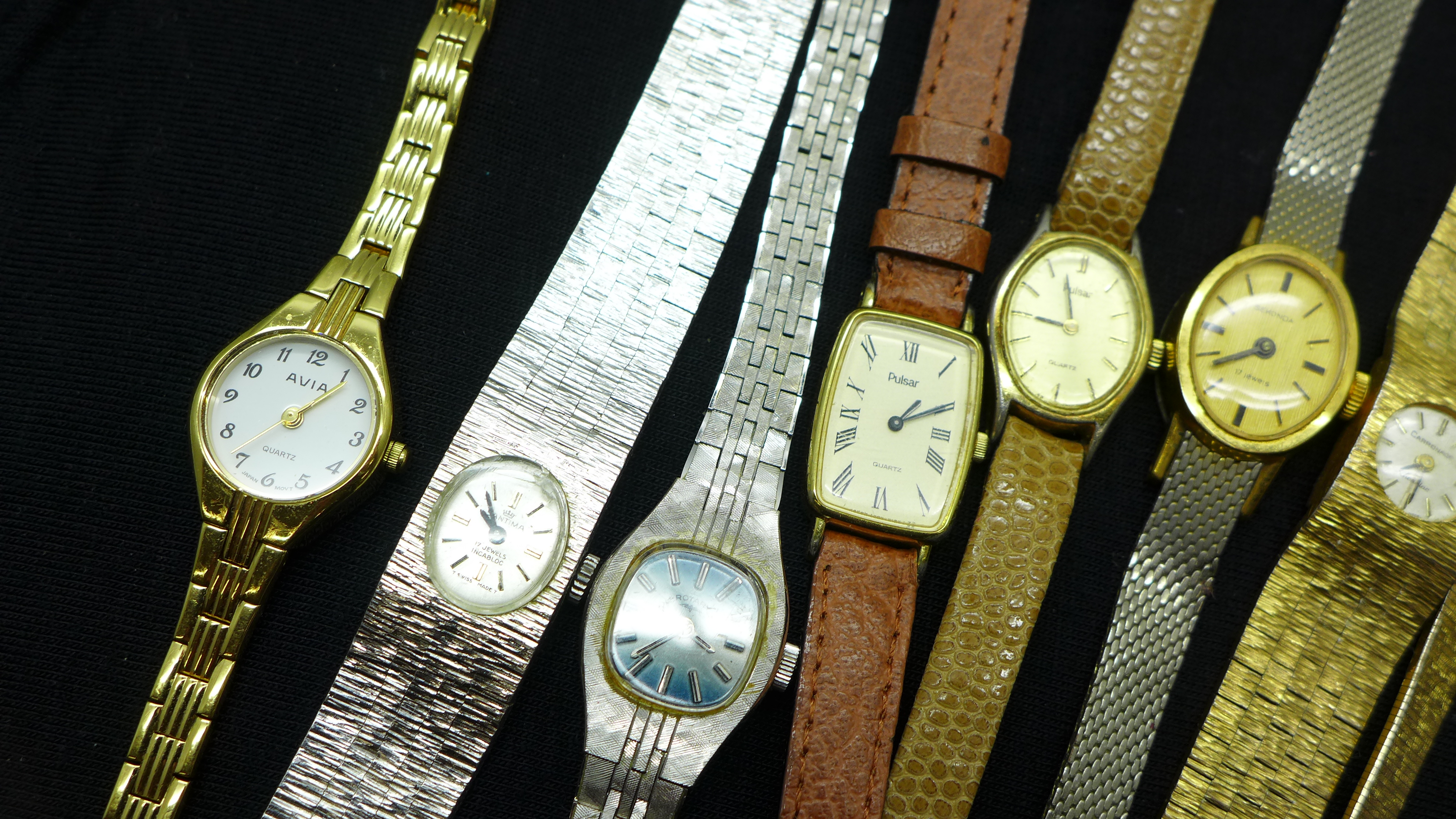 A collection of lady's wristwatches - Image 2 of 3