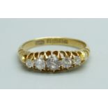 An 18ct gold five stone diamond ring, Birmingham 1909, 3g, M