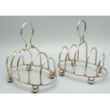 A pair of silver toast racks, Birmingham 1928, 90g